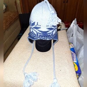 A Woolrich wool blend toboggan in excellent condition.